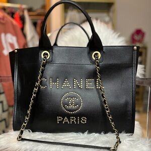 Chanel Lamb Skin Deauville Tote - Black